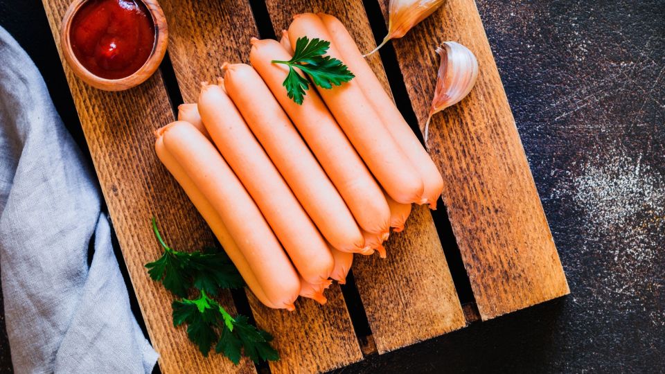 Как сварить сосиски, чтобы они не развалились: секреты идеальной варки Как сварить сосиски, чтобы они не развалились: секреты идеальной варки
