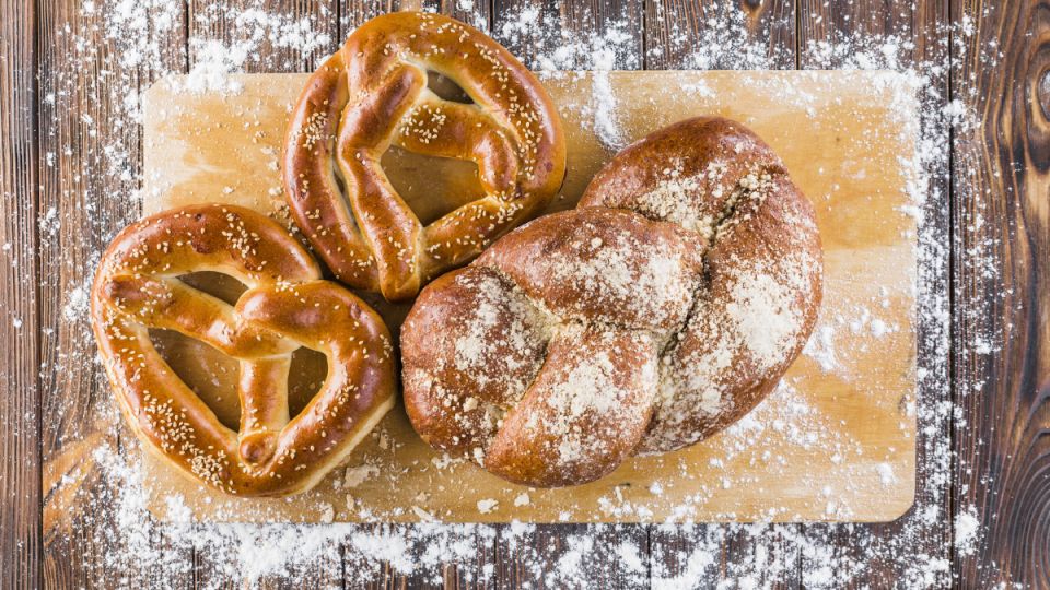 Творожные крендели: хрустящая корочка и нежная серединка Творожные крендели: хрустящая корочка и нежная серединка