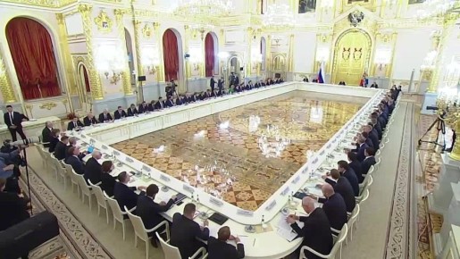 Владимир Путин заявил, что запланированы новые меры поддержки семей с детьми, включая семейные выплаты