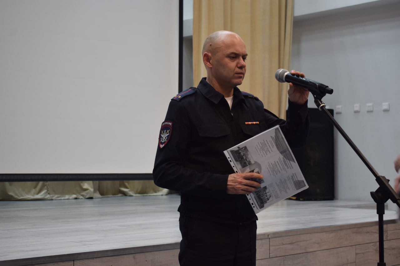 Транспортные полицейские приняли участие в родительском собрании в Якутской кадетской школе-интернат Транспортные полицейские приняли участие в родительском собрании в Якутской кадетской школе-интернат