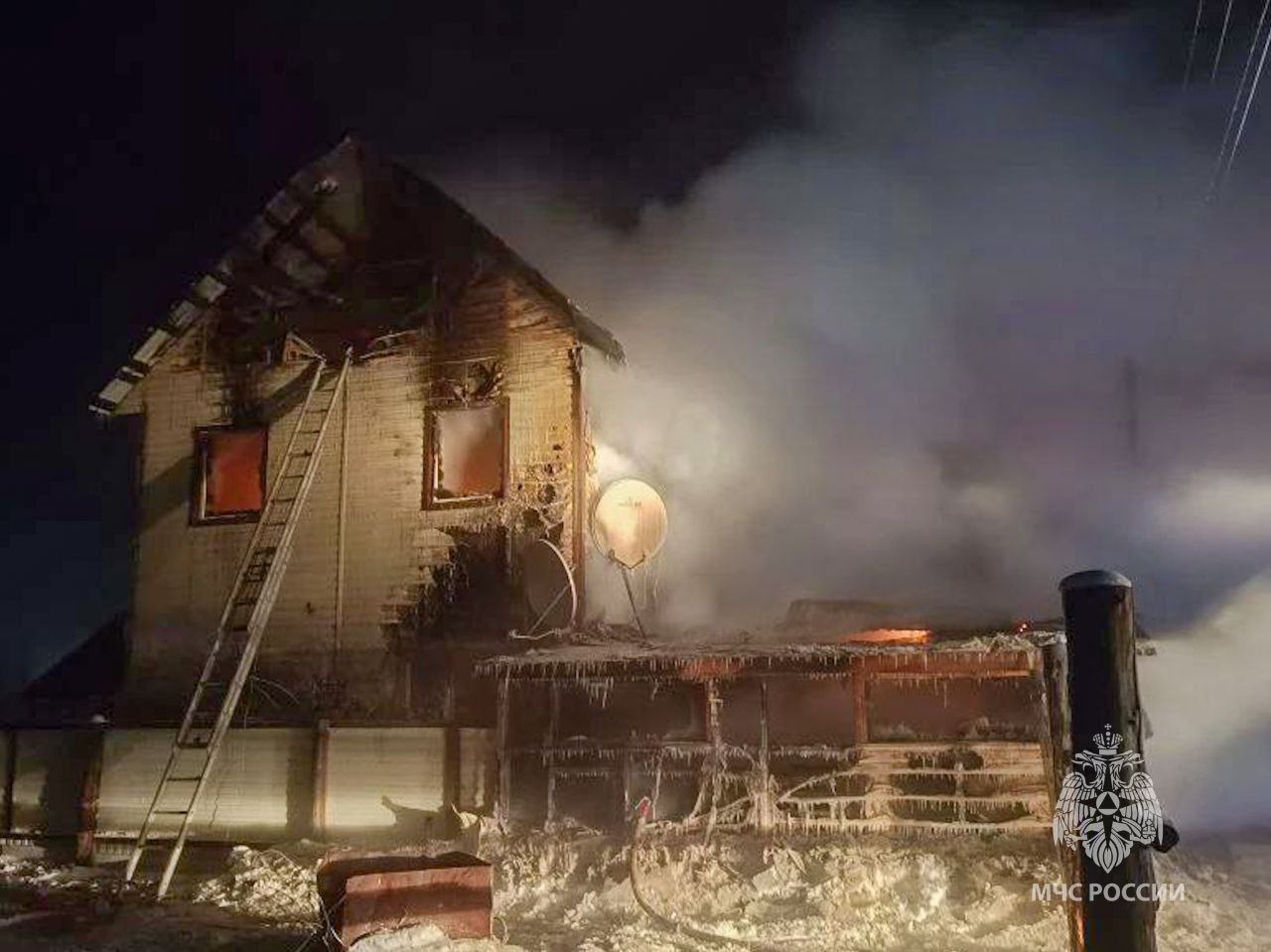 Пять человек, в том числе двое детей, погибли при пожаре в Якутии