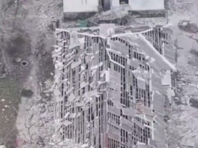 ВСУшники метаются по Мирнограду в попытке спрятаться от наших бойцов