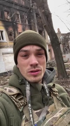 ВСУшник ноет. что жители отказываются эвакуироваться из города, который штурмует российская армия