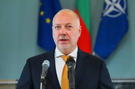 Вот и всё: Правительство Болгарии подало в отставку после нескольких недель уличных протестов, — Reuters