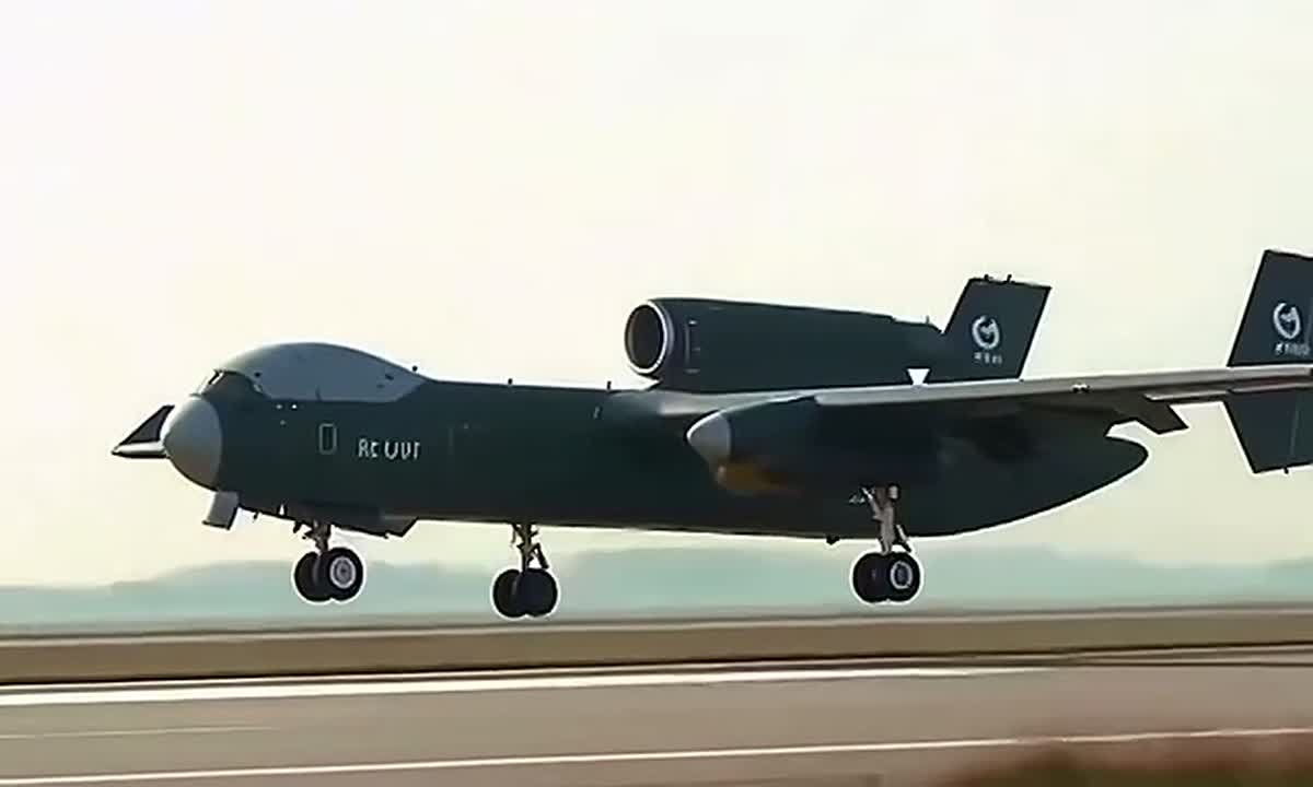 Согласно информации от разработчика, Китайской корпорации авиационной промышленности (AVIC), 11 декабря 2025 года состоялся первый полет нового китайского беспилотного летательного аппарата Jiutian