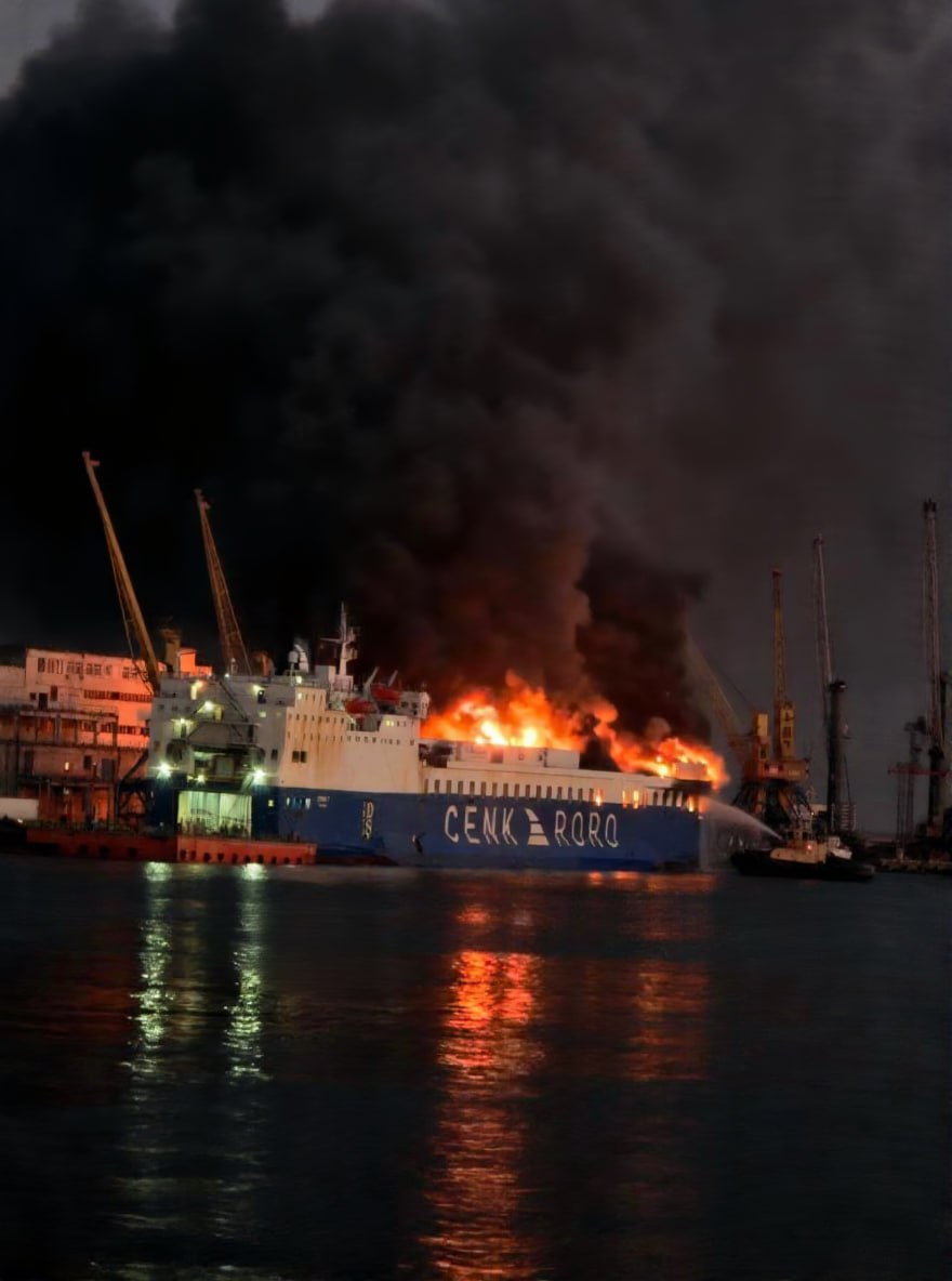 Эрдоган предложил Владимиру Путину частичное перемирие: не трогать порты и энергетику Украины Эрдоган предложил Владимиру Путину частичное перемирие: не трогать порты и энергетику Украины