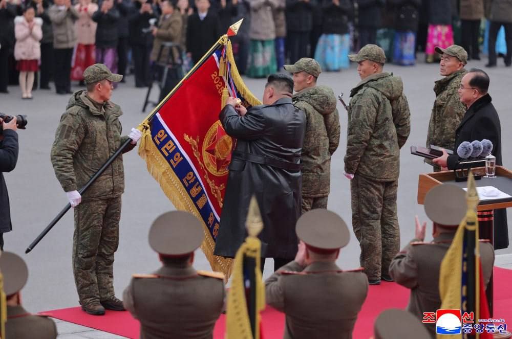 Ким Чен Ын встретил своих бойцов после операции в Курской области Ким Чен Ын встретил своих бойцов после операции в Курской области