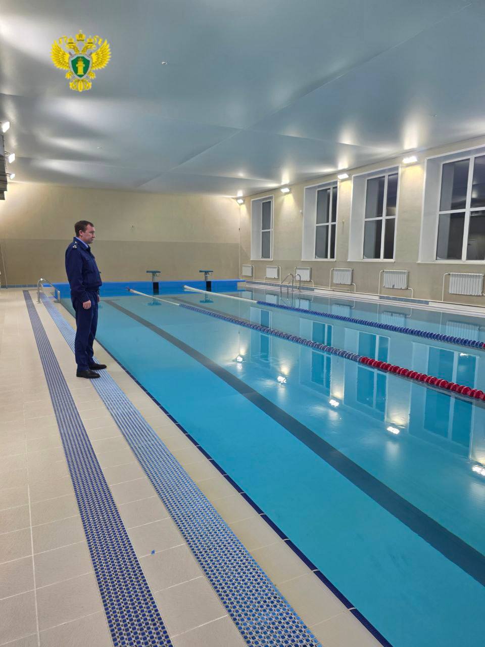 Дети, отравившиеся хлором в бассейне якутского Нерюнгри, получили химические ожоги глаз