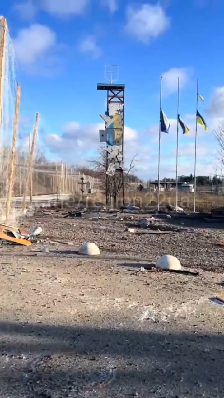 Едва не попали под российские дроны: две ВСУшницы невольно разоблачили враньё Зеленского про Купянск Едва не попали под российские дроны: две ВСУшницы невольно разоблачили враньё Зеленского про Купянск