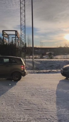 А теперь к хорошим новостям: В Финляндии прошли автопробеги в поддержку открытия границы с Россией