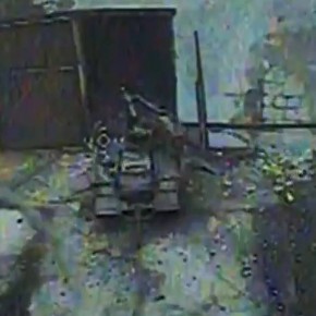 Первое визуальное подтверждение применения боевого беспилотного наземного аппарата «Нерехта» во время зачистки дома в поселке Нестерянка