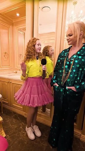 «Тривиальная» осетрина Долиной: Артистка поделилась праздничным меню, заявив, что у нее все «как у всех»