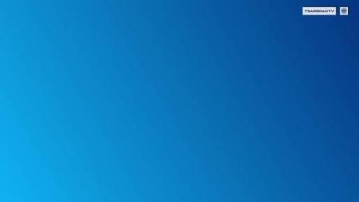 Стучит в окно метель с разбега