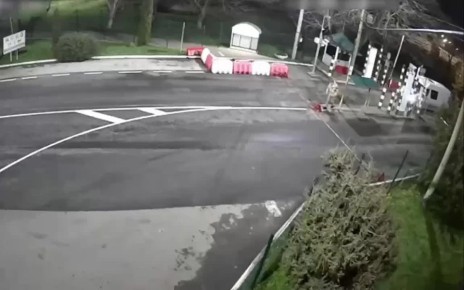 Этот парень был из тех, кто просто любит жизнь: украинец на мотоцикле попытался влететь в Евросоюз