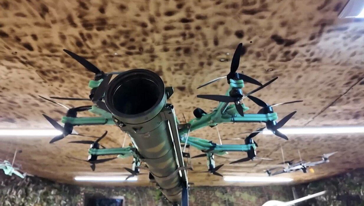 Реактивный пехотный огнемёт РПО-А, он же «Шмель», он же "Шайтан-труба" как полезная нагрузка для ударного дрона Реактивный пехотный огнемёт РПО-А, он же «Шмель», он же "Шайтан-труба" как полезная нагрузка для ударного дрона