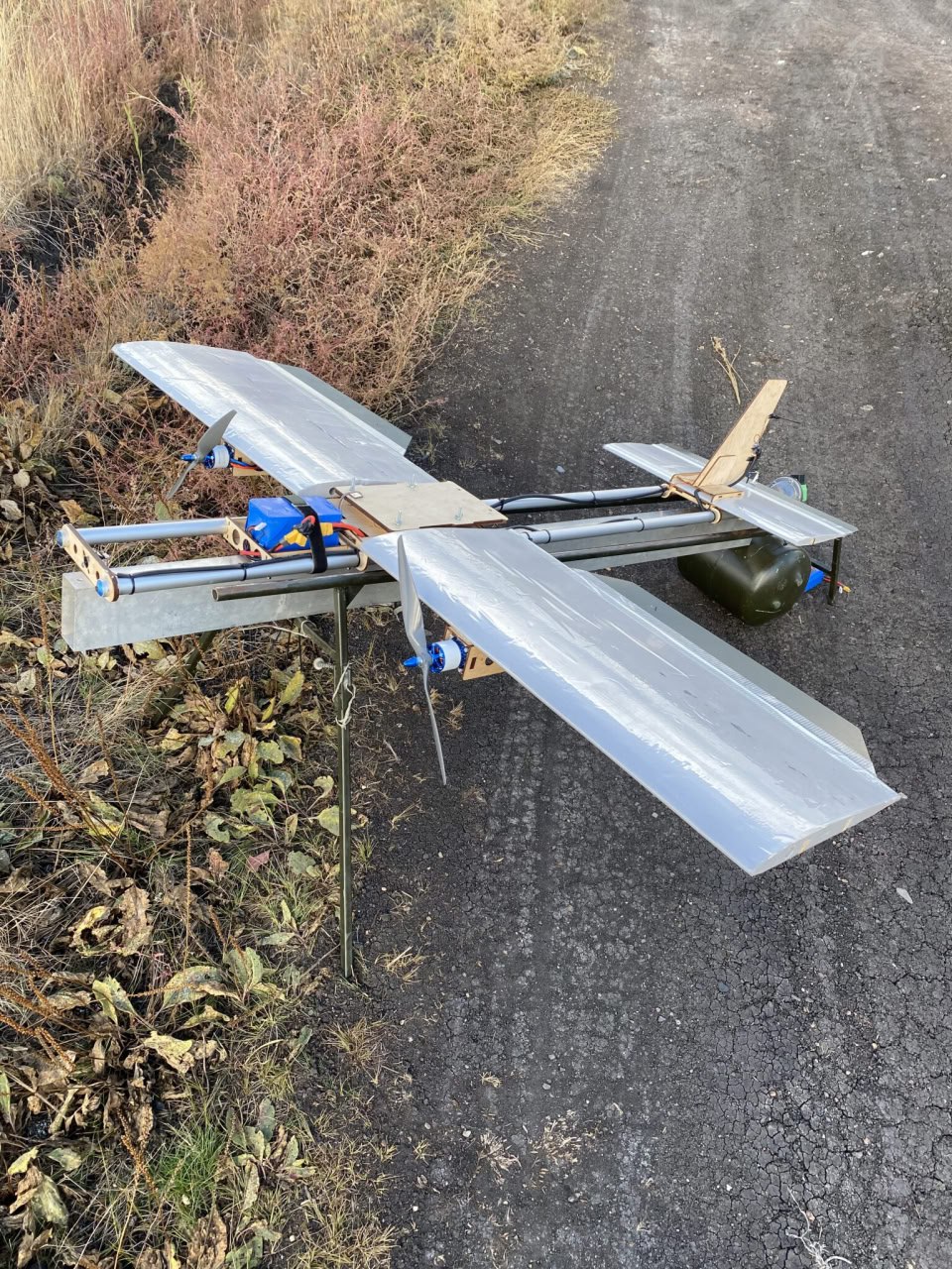 Очередной клон российской "Молнии" представили на Украине, на этот раз под название "Бебрадрон" (BeBradron) от компании BlueBird Tech Очередной клон российской "Молнии" представили на Украине, на этот раз под название "Бебрадрон" (BeBradron) от компании BlueBird Tech